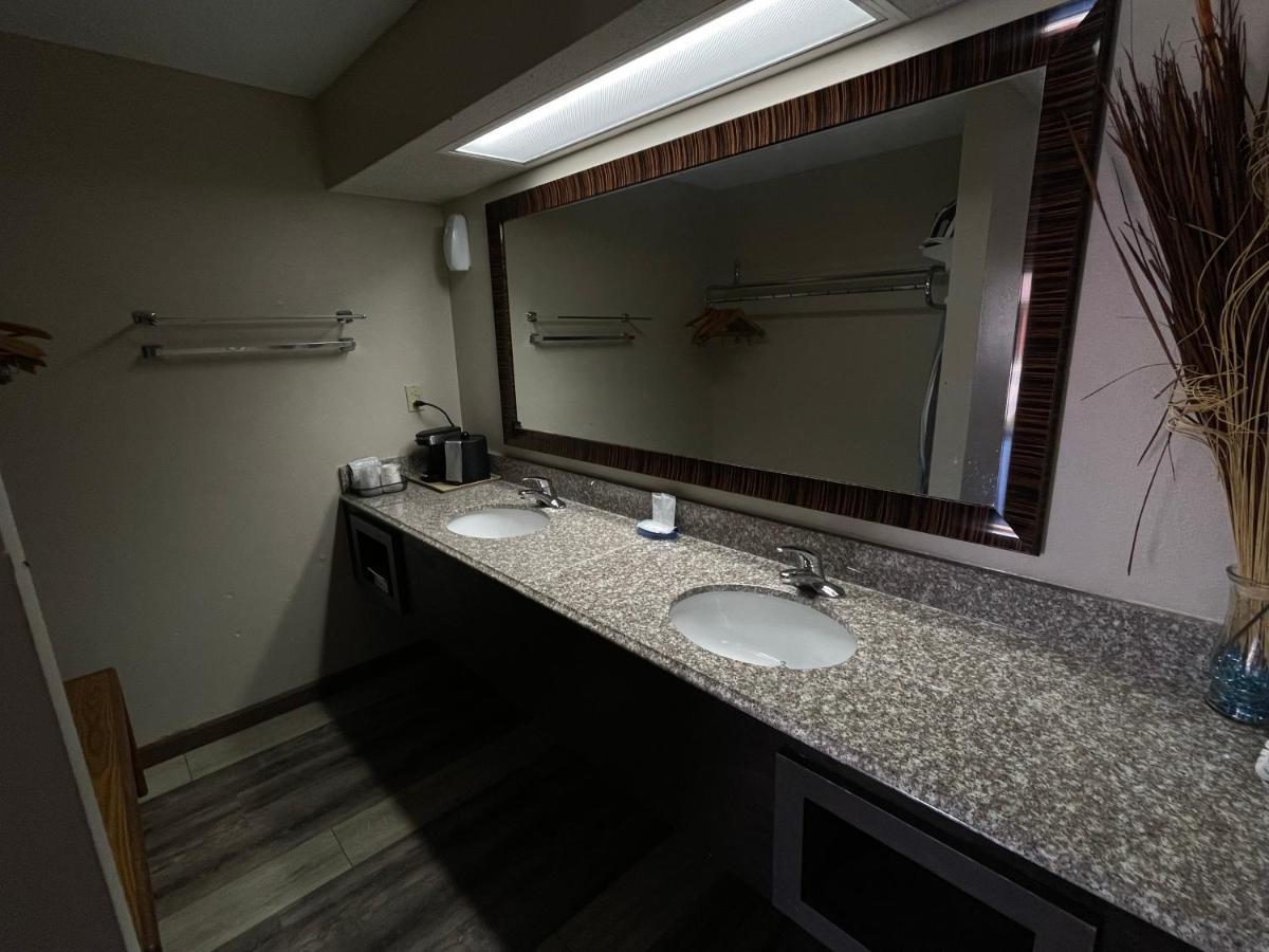 Royal Inn & Suites Mountain Grove 외부 사진